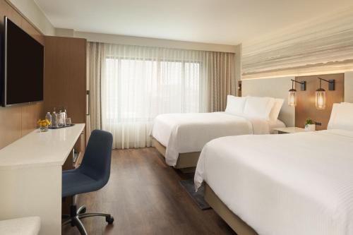 2 double beds