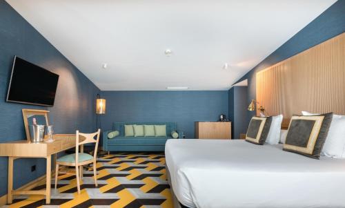 hotel photo