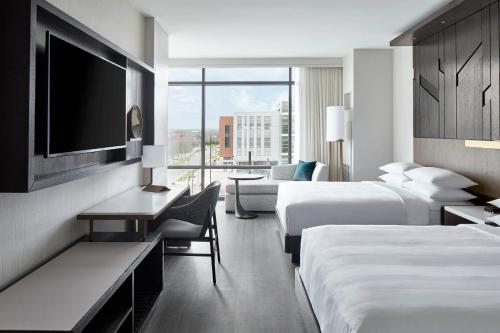 UNC Charlotte Marriott Hotel & Conference Center - image 8