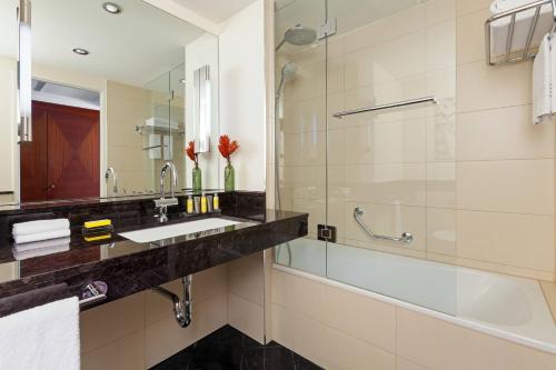 Berlin Marriott Hotel - image 9