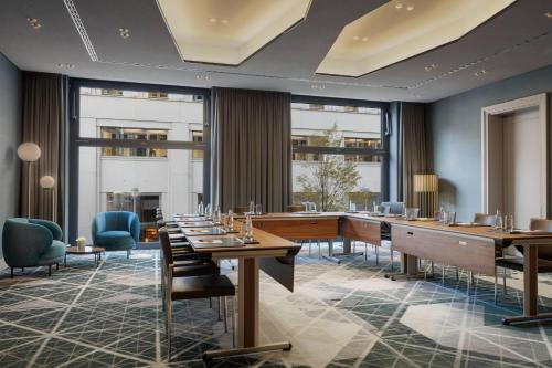 Berlin Marriott Hotel - image 13