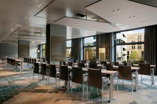 Berlin Marriott Hotel - image 11