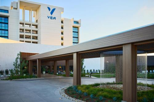 VEA Newport Beach, a Marriott Resort & Spa