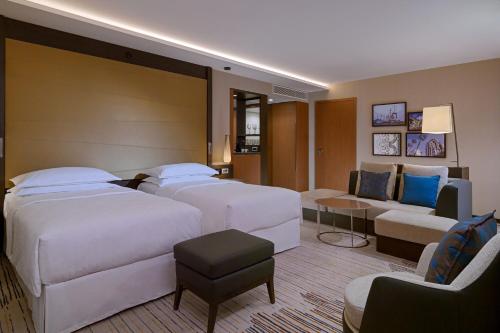 Premium Twin Balcony, Club lounge access, Larger Guest room