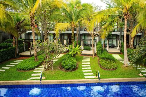 Swimming pool, Phuket Marriott Resort and Spa, Nai Yang Beach in Naiyang Beach