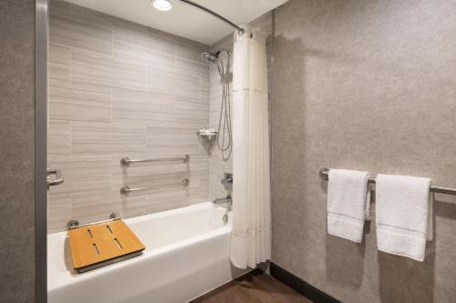 Fullerton Marriott at California State University - main image
