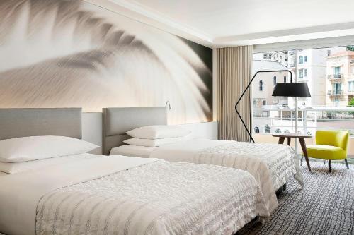 2 double beds