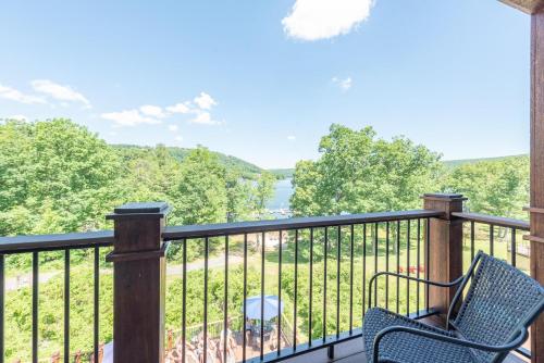 A309 Studio & Loft Lake View thumb 2