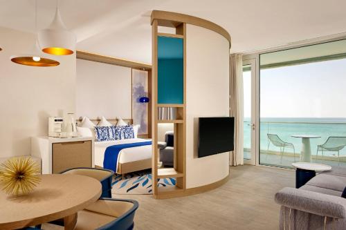 Sunset Room, Larger Guest room, 1 King, Sea view, Balcony