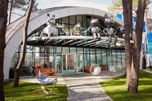 426589927 Paragraph Resort & Spa Shekvetili, Autograph Collection