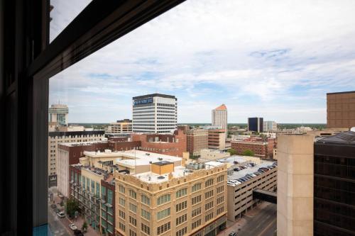 Ambassador Hotel Wichita, Autograph Collection by Marriott