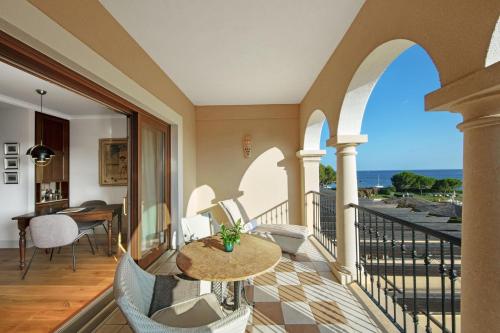 Junior Suite with Balcony and Sea View