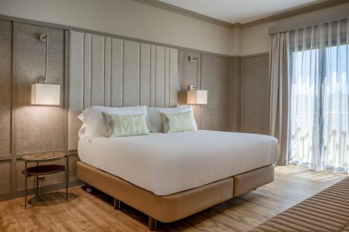 Sleeps 4