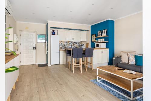 Stylish flat with balcony overlooking the sea, Costa da Caparica (photo 7)