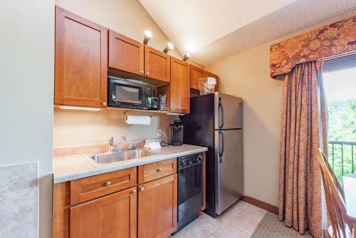 A313 Studio & Loft Lake View thumb 2
