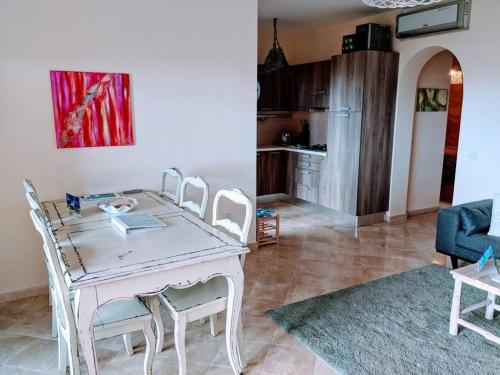 Boutique Apartment no 24 with Sea View and large Pool