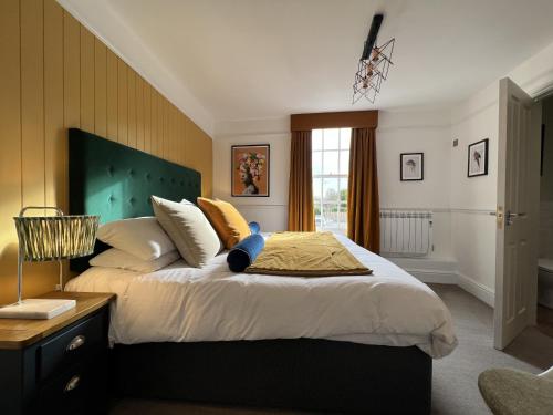 2 twin beds