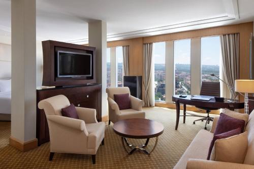 Junior Suite with Executive Lounge Access