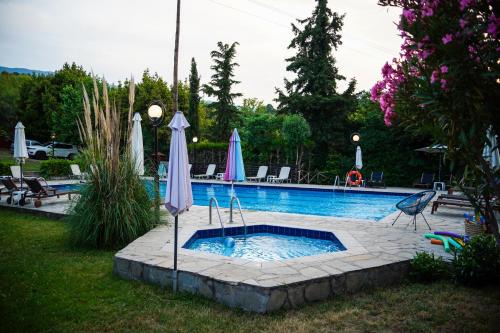 Irida Rooms 'n' Pool - Cozy Summer Escape