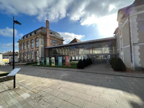 Le René Pouteau (Le Rene Pouteau) in Melun