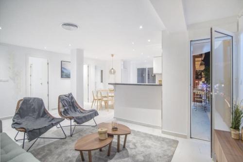 Three-Bedroom Premium Apartment with Balcony