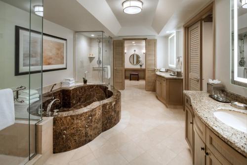 The Canyon Suites At The Phoenician, A Luxury Collection Resort