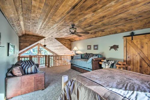 Bozeman Cabin Deck with Jacuzzi and Gas Grill!