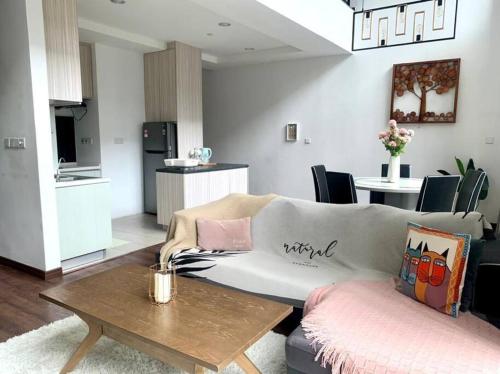 [Nine'suite] @ Riverson Soho - Duplex 2BR Poolview