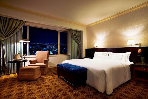 King Room - High Floor/Executive Lounge Access