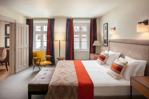 room detail thumbnail 1