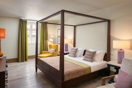 room detail thumbnail 2