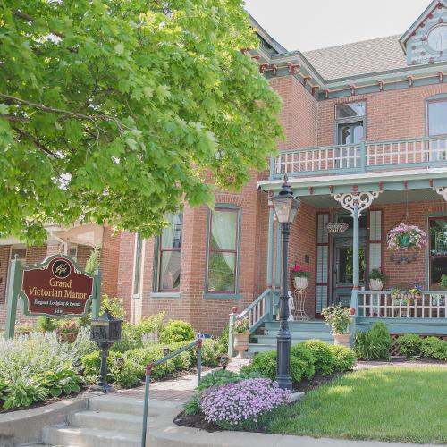 Grand Victorian Manor & Cottage - Accommodation - Boonville