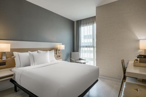 AC Hotel by Marriott Colon Valencia