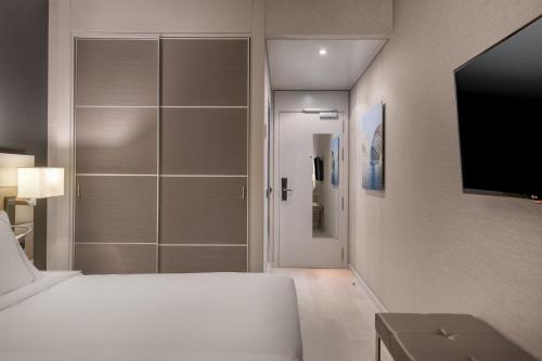 AC Hotel by Marriott Colon Valencia