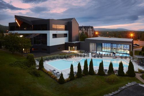 Delta Hotels by Marriott Mont Sainte-Anne, Resort & Convention Center - Accommodation - Beaupré