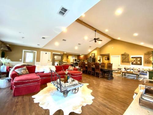 8BR House/21 Beds @ Spring Lakes Ranch - Fish/Swim, Aquilla