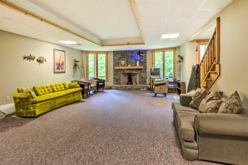 Tryon House with Hot Tub - Near Equestrian Centers! - main image