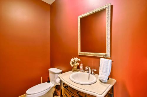 Tryon House with Hot Tub - Near Equestrian Centers! - image 13