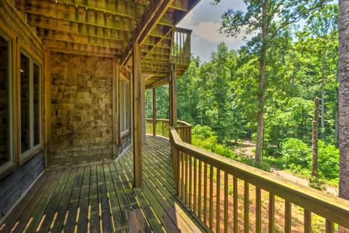 Tryon House with Hot Tub - Near Equestrian Centers!
