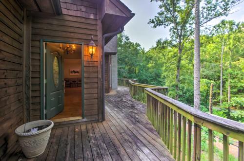 Tryon House with Hot Tub - Near Equestrian Centers!