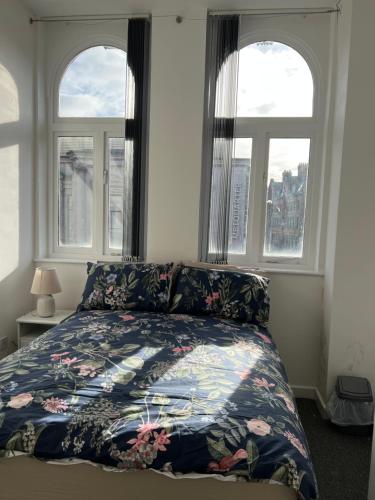 Picture of 2 Bedroom City Centre Apartment 35 Victoria Street