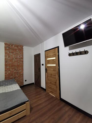 4 twin beds