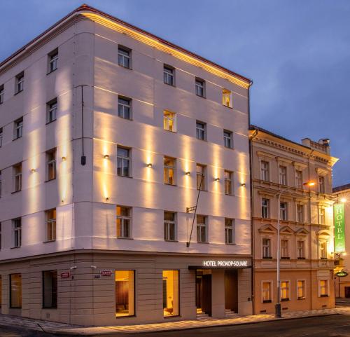 Three Crowns Hotel