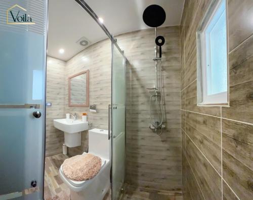 Basic Triple Room with Shared Bathroom image 4