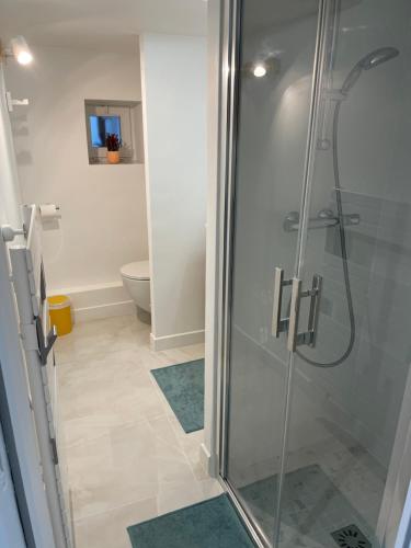 Superbe Studio Meublé - Houdan (Superbe Studio Meuble - Houdan) in Удан