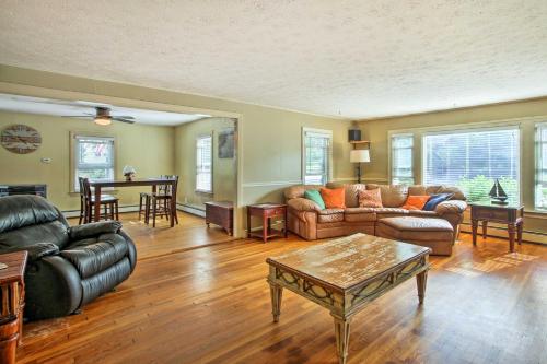 Large Maine Home - 5 Min Walk to Old Orchard Beach - image 7