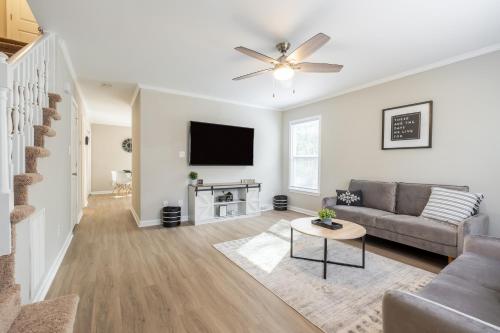 Modern Stunning SouthPark/Cotswold Home! - Indian Trail, NC