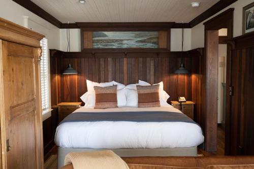 2 bedrooms, 3 beds