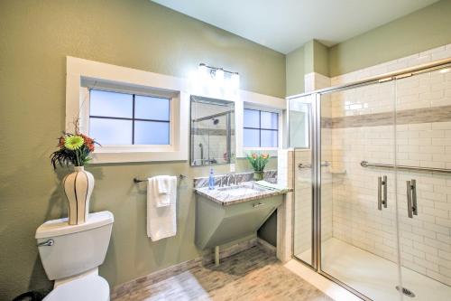 Downtown Branson Cottage with Pool Access! - image 31