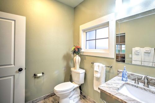 Downtown Branson Cottage with Pool Access! - image 33